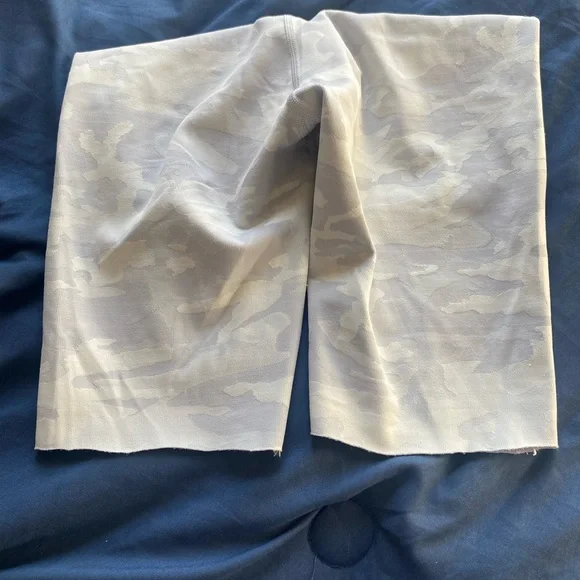 Lululemon Wunder Under Ribbed Biker Shorts  ~ Size 4 - Picture 9 of 9